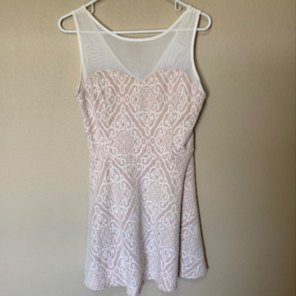 Bailey Blue Women's L Nude/ White Lace Sheer Dress